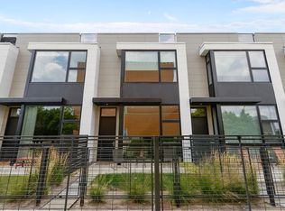 455 W Hobbie St, Chicago, IL 60610