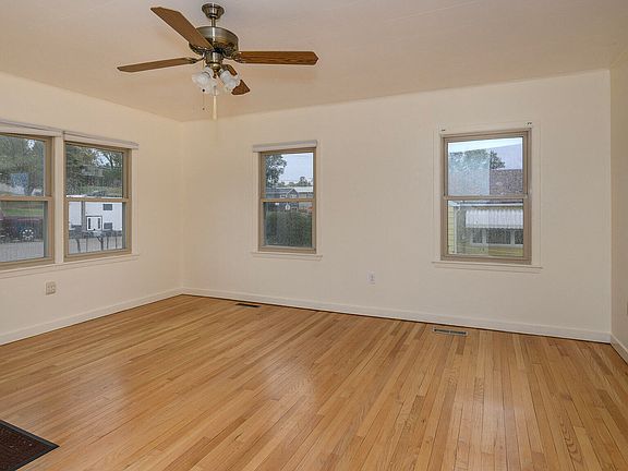 3rd image of 1219 4th Ave E