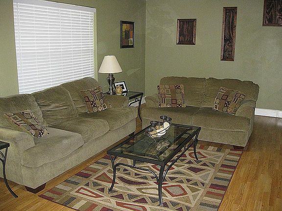  Spacious Family Room