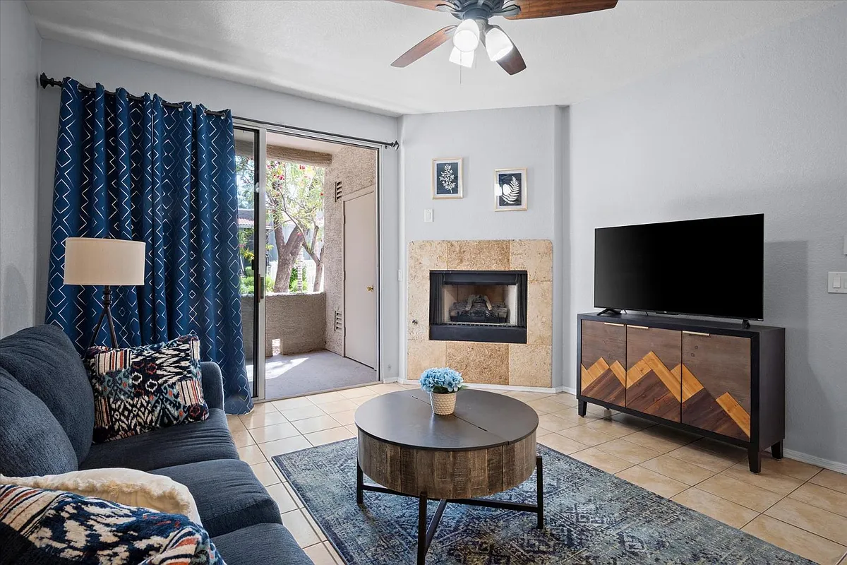 Unit Photo - 2929 W Yorkshire Dr #1106