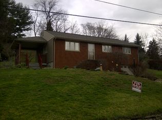 875 Pleasant Hills Dr, Washington, PA