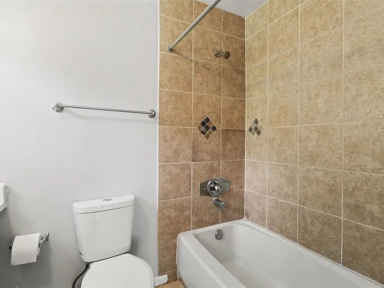 10157 Bluff Ct — Photo 13