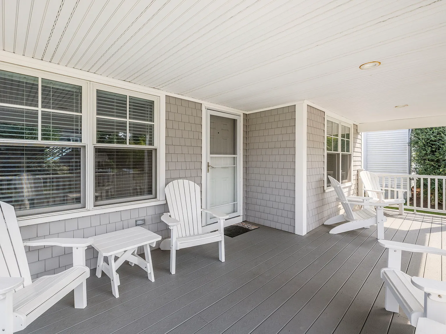 5 bed, 2651 sqft, $8,000 — Photo 2