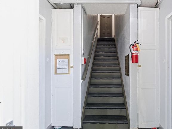 4th image of 1348 Nicholson St NW