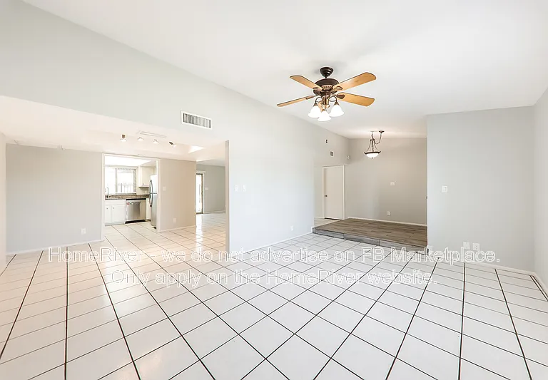 4309 W Poinsettia Dr — Photo 2