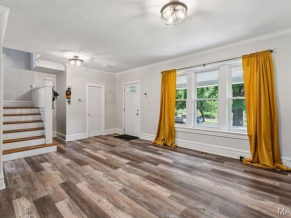 3rd image of 3146 Geyer Ave