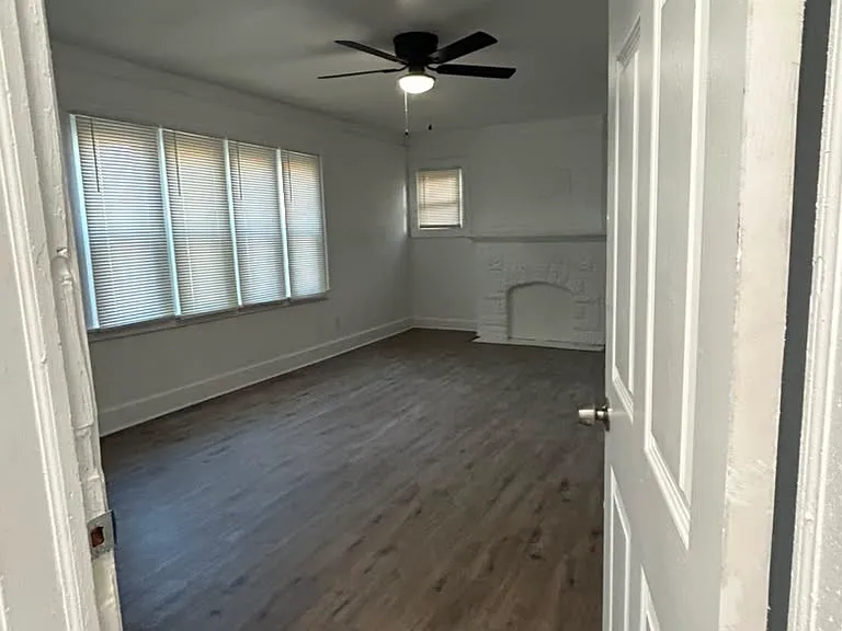 15103 Lesure St — Photo 9