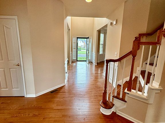 4th image of 1020 Woodkirk Ln