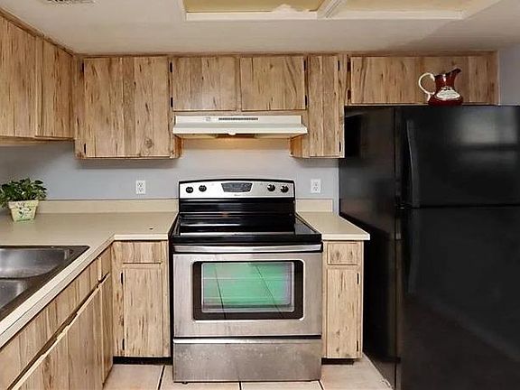 3rd image of 5011 Terrace Palms Cir