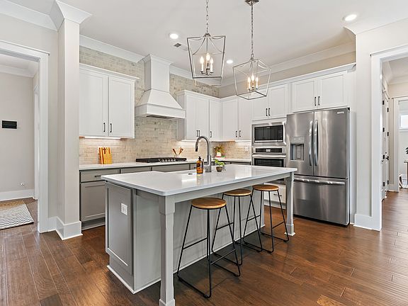 4th image of 3009 Lilybelle Ct