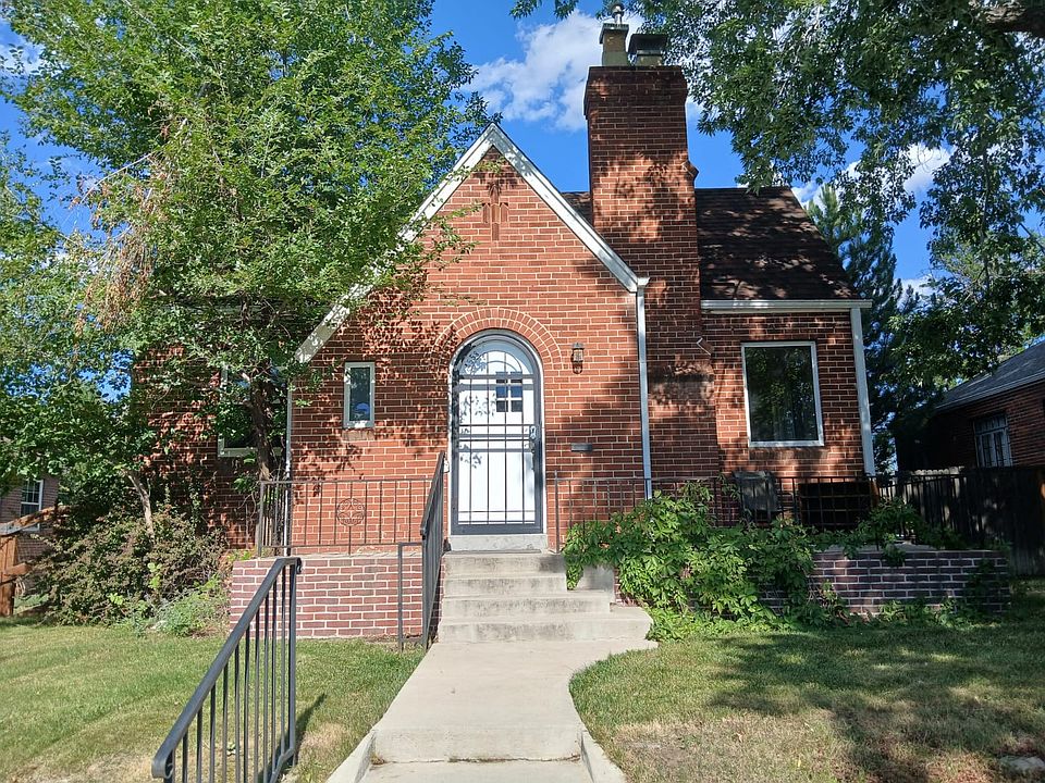 1st image of 4558 Hooker St