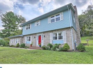 18 Hillside Rd, Birdsboro, PA 19508