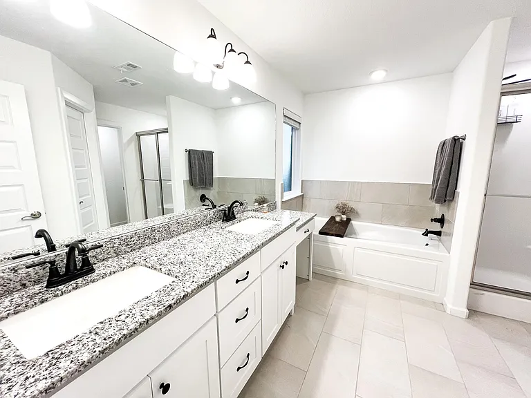 310 W Tyler Rd — Photo 10