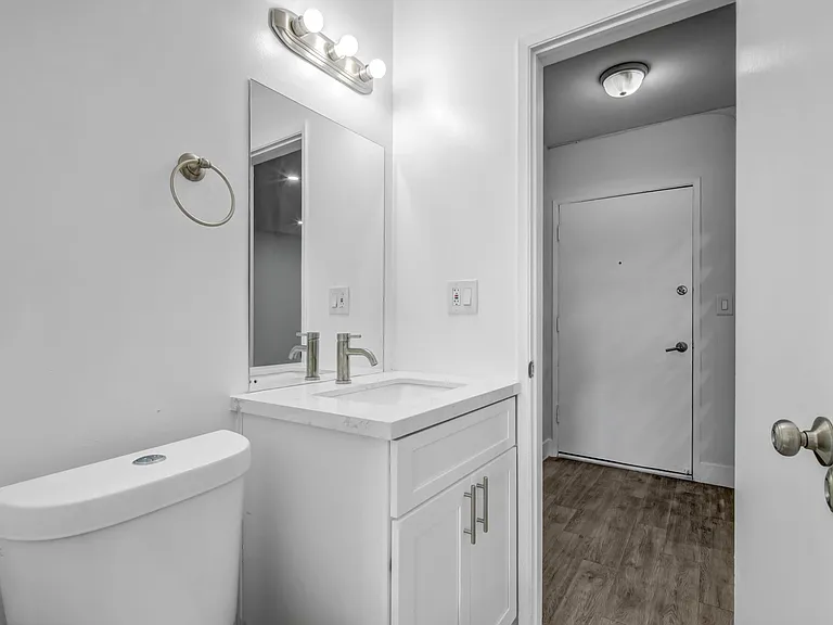 2233 S Ridgeley Dr #303 — Photo 17