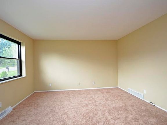 3rd image of 1493 Verdale Dr