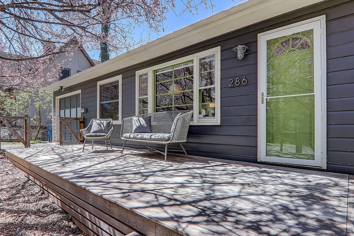 286 Cumberland Ave — Photo 2