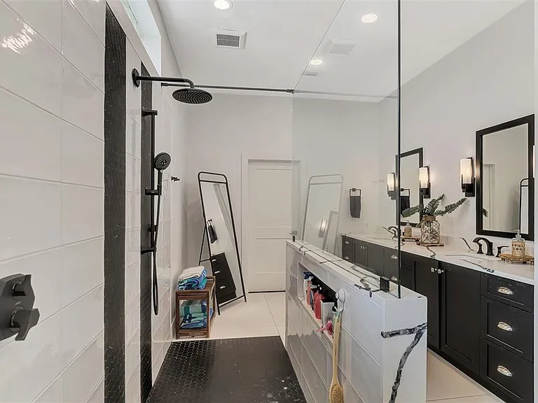 561 Fallbrook Dr — Photo 32