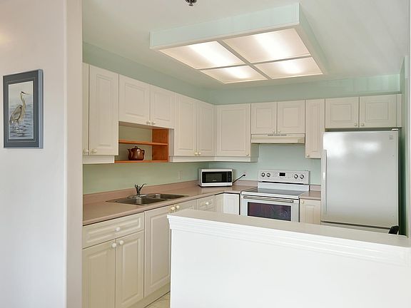 5th image of 5711 Mermaid St #206