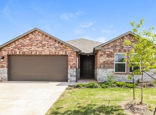 10412 SW 39th St, Mustang, OK 73064