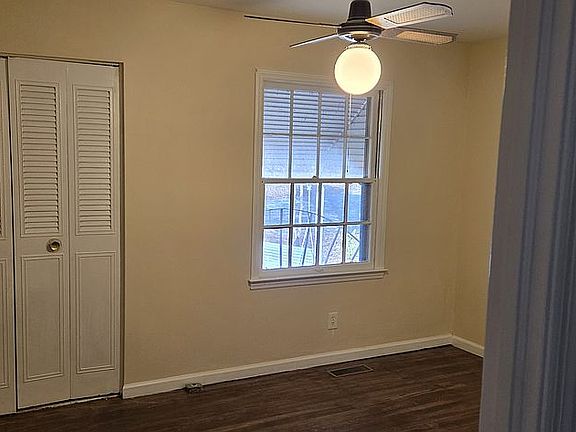 4th image of 1697 Cardinal Rd