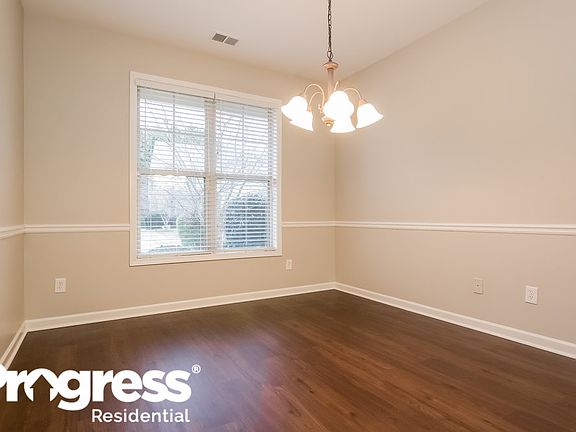 4th image of 419 Belmont Way
