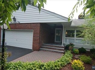 330 Bradley Ave, Northvale, NJ 07647