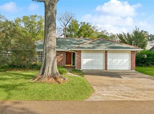 8913 Hermitage Pl, River Ridge, LA 70123