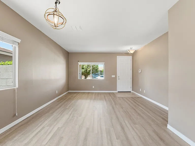 371 W Flame Tree Ave — Photo 23