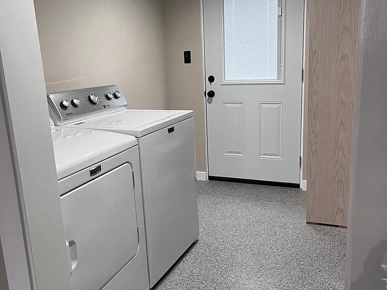 1024 1/2 Ohio St #BACK HOUSE — Photo 10