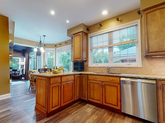4th image of 1282 William Dr