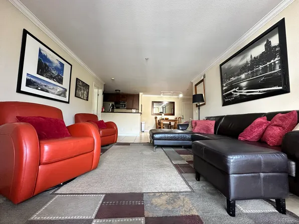 7320 Hawthorn Ave APT 205, Los Angeles, CA 90046