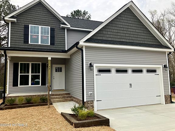 3rd image of 49 White Oak Drive