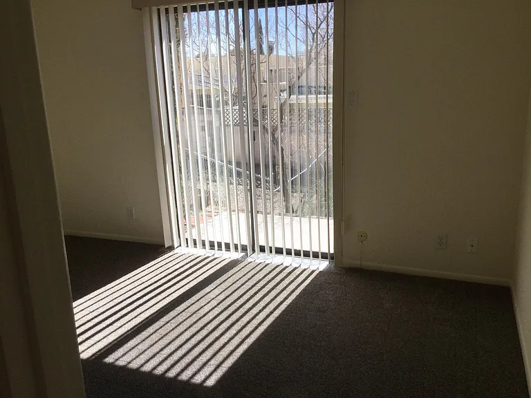 13216 Mountain Pl NE #B — Photo 7