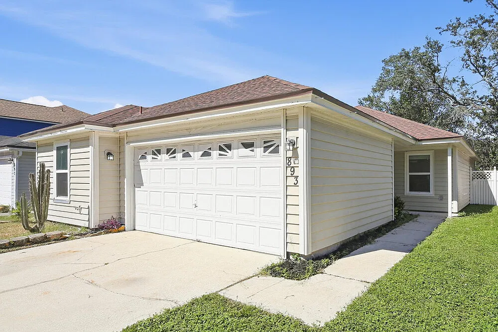 4 bed, 2.0 bath, 1502 sqft, $2,130 — Photo 3