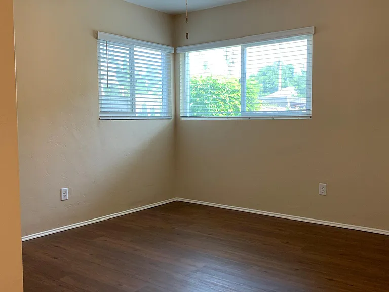1810 Polk Ave — Photo 10