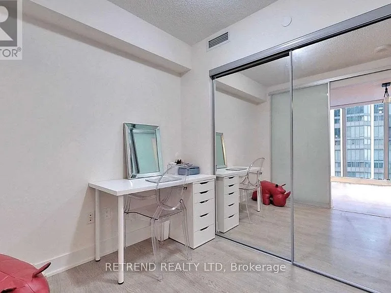 88 Sheppard Ave W #802 — Photo 7