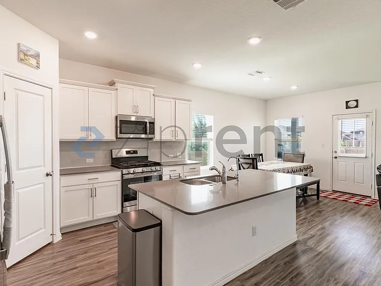 1600 Cobblecrest Ln — Photo 5