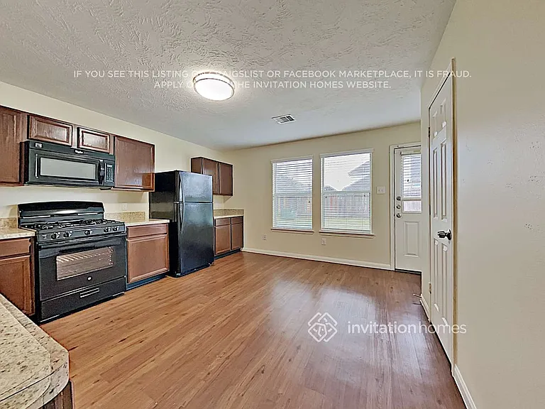 4026 Hawthorne Glen Ct — Photo 9