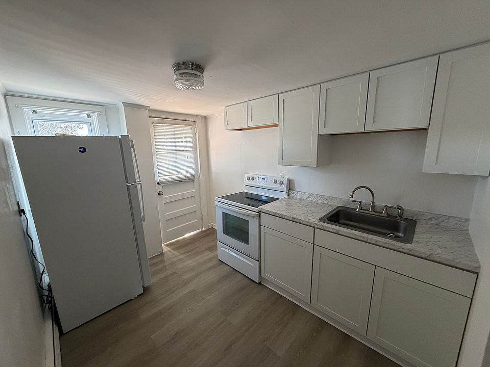 1st image of 305-307 Silver Ln #2E