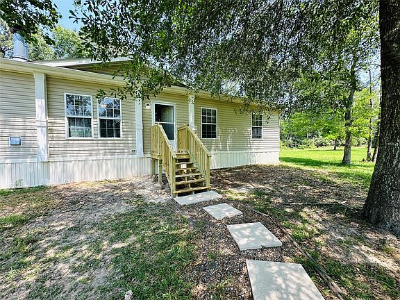 2nd image of 2937 Colonial Dr