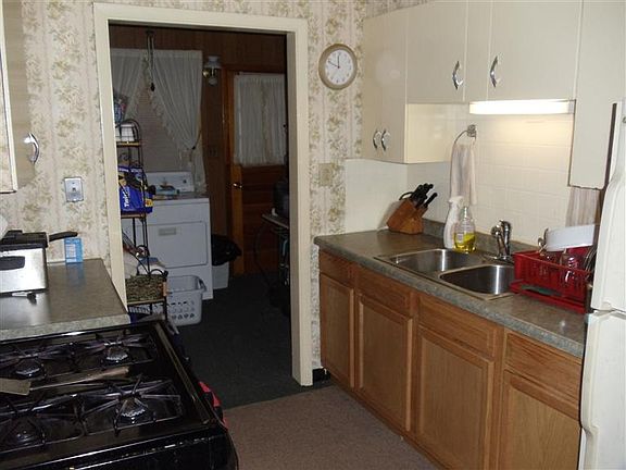 5th image of 313 N Guyer St