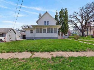 105 Taylor St, Traer, IA 50675