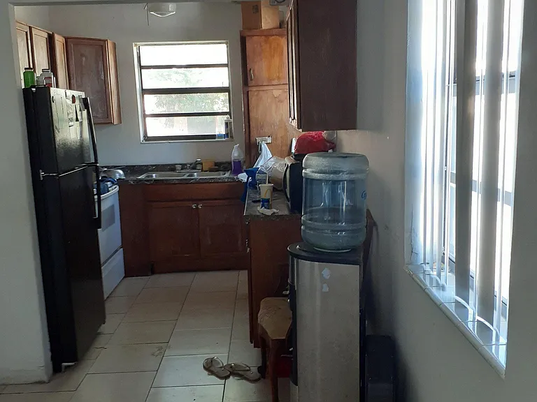 1200 Stirling Rd — Photo 1