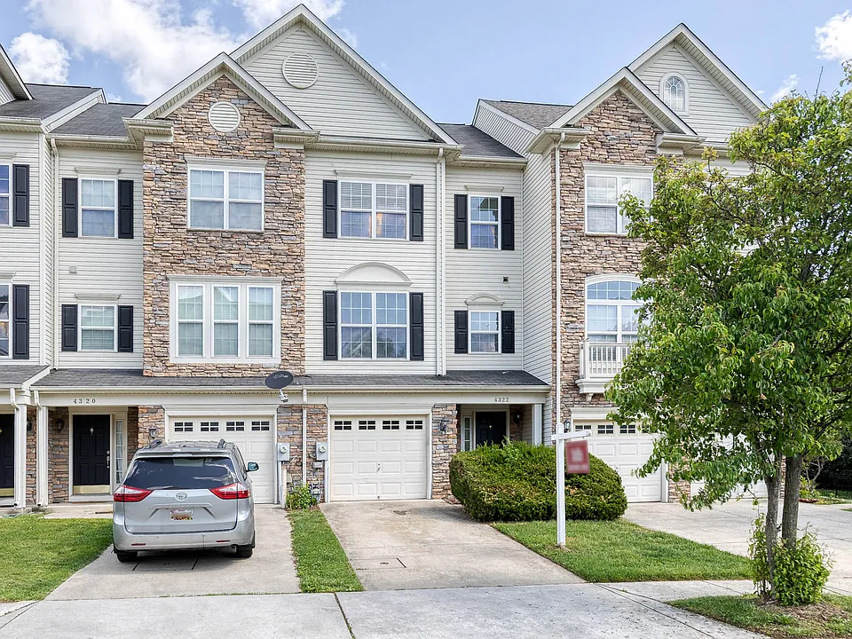4322 Vintage Ivy Ln