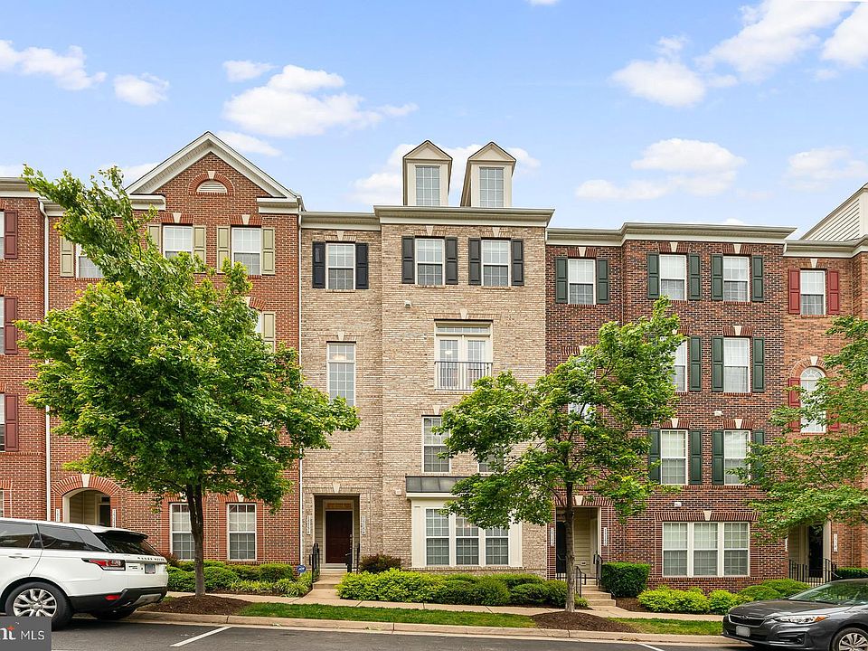 1st image of 15156 Kentshire Dr #466