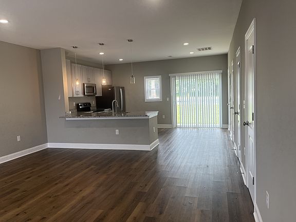 3rd image of 20 Dulce Ct #1