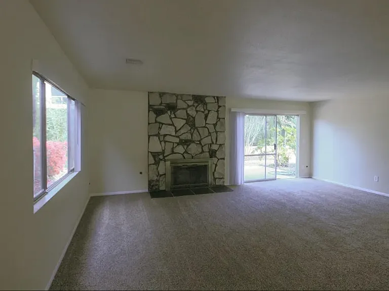 7131 Princess View Dr — Photo 8