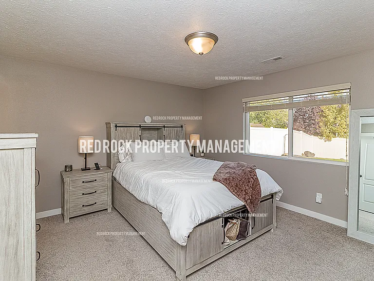 18431 E Selkirk Estates Rd — Photo 14
