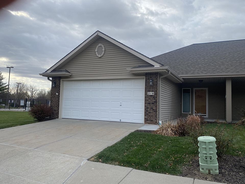 1st image of 216 Highclere Dr