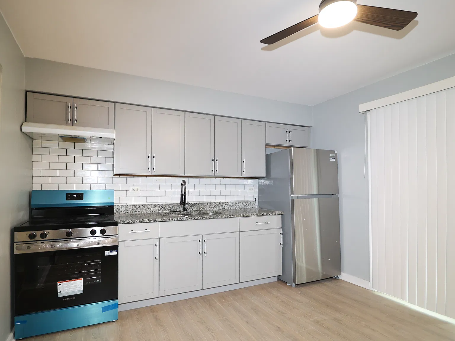 2 bed, 900 sqft, $1,750 — Photo 2